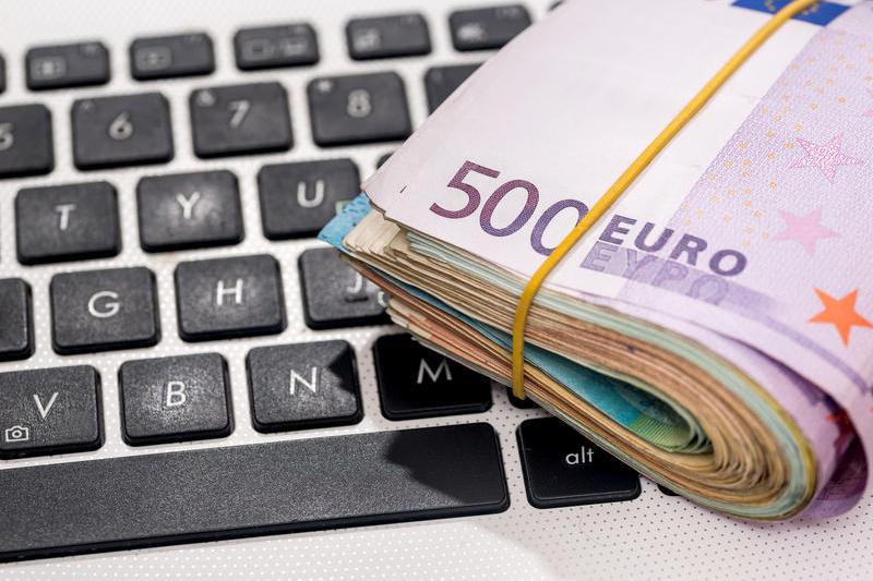 Granturi PNRR pentru digitalizarea IMM: Termen pentru alegerea partenerului bancar