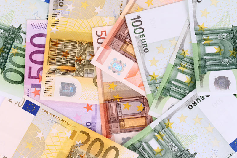 Granturi IMM 2024: Între 300.000 și 3 milioane EUR pentru afaceri din Argeș, Călărași, Dâmbovița, Giurgiu, Ialomița, Prahova și Teleorman. Detalii despre înscriere și ghidul oficial