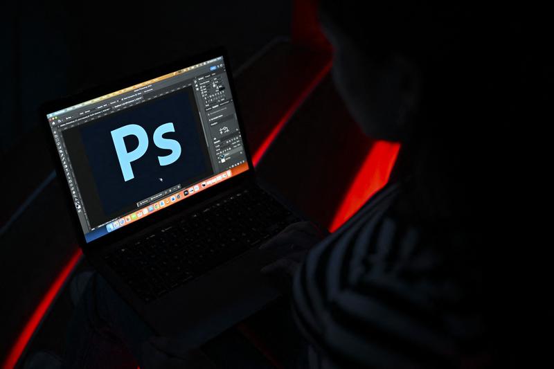 Adobe anunță integrarea unui instrument de generare completă a imaginilor în Photoshop, utilizând inteligența artificială