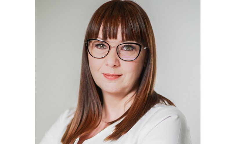 #MediciBuni Dr. Alina Păcurari, MedLife: „Există cazuri în care pacienții efectuează markeri tumorali de capul lor, care ies pozitivi, dar după evaluări complete, se stabilește că nu au cancer. Anamneza și investigațiile medicale corespunzătoare sunt esențiale pentru un diagnostic corect.”
