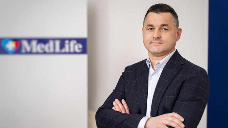 #MediciBuni Dr. Florin Oancea, MedLife: „Am avut un pacient cu o fractură deschisă de gambă, supus la multiple intervenții chirurgicale. După trei ani, acel pacient schia”