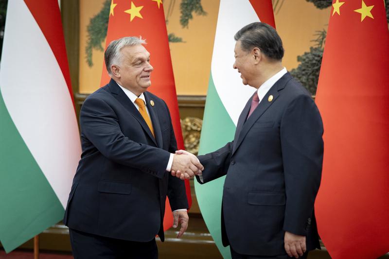 Liderul chinez Xi Jinping apreciază politica „independentă” a Ungariei, înainte de întâlnirea cu Viktor Orban. Ce obiective are în Budapesta?