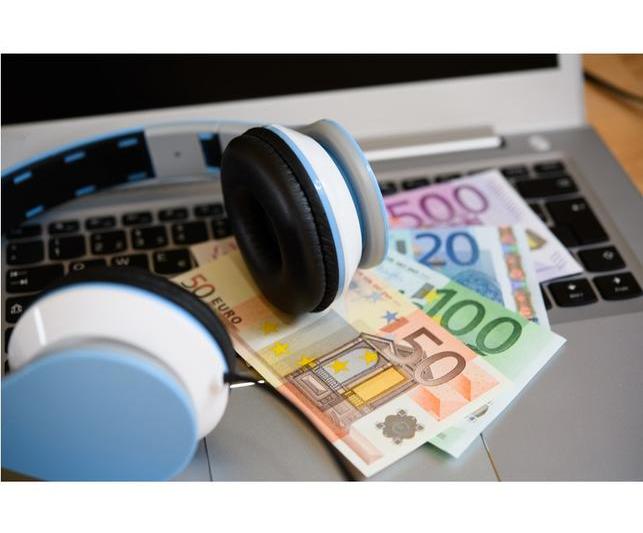 Granturi pentru IMM-uri de până la 50.000 EUR pentru edituri care produc e-book-uri și audiobook-uri. Detalii despre perioada de înscriere și ghidul de finanțare.