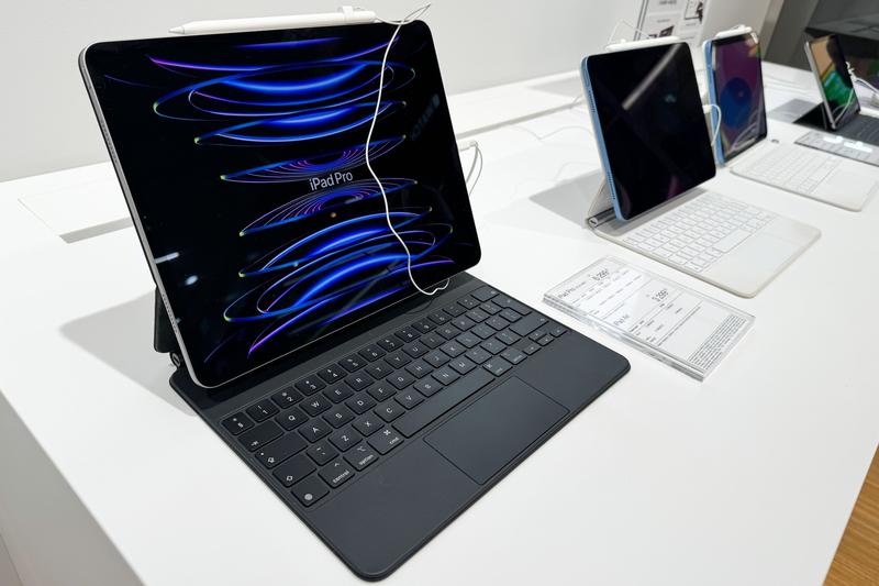 „Oferă-ne esența ta”: Reclama Apple pentru noul iPad Pro a provocat indignare în Hollywood