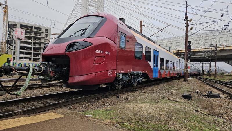 Al doilea tren electric de la Alstom pentru România a ajuns la centrul de teste de la Făurei