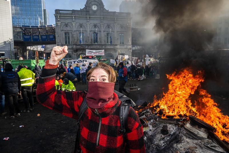 Protest masiv cu tractoare programat marți la Bruxelles