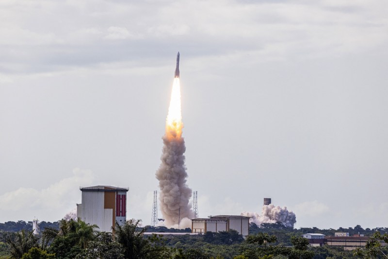 Racheta europeană Ariane 6 a efectuat cu succes prima sa lansare în spațiu, plasând microsateliți. „O zi de referință pentru ESA și pentru accesul autonom în cosmos”