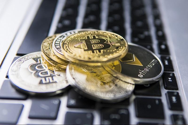 Deruta de pe piețele de capital s-a extins și în sectorul criptomonedelor / CEO-ul Binance încearcă să liniștească investitorii