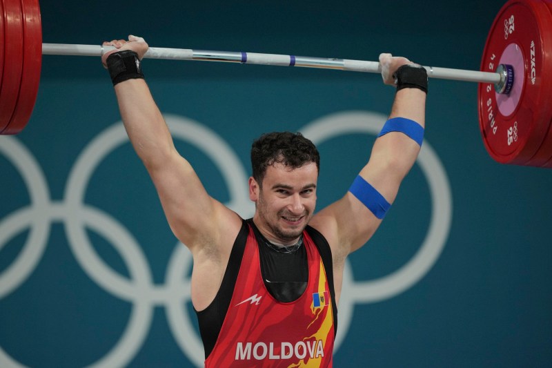 Controversa izbucnită după cazul gimnastelor: un halterofil din Republica Moldova reclamă pierderea bronzului olimpic pe nedrept