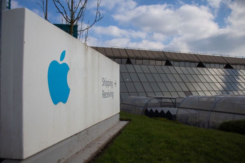 Motivul pentru care Irlanda ezită să accepte ajutorul de 13 miliarde de euro de la Apple