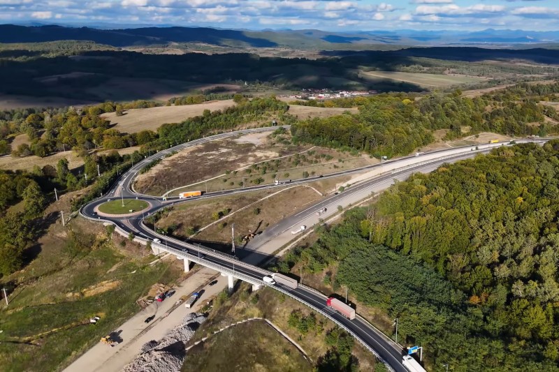 VIDEO: Situația actuală a autostrăzii unde UMB lucrează la „tunelurile pentru animale”: Singura secțiune lipsă din A1 între Sibiu și granița cu Ungaria