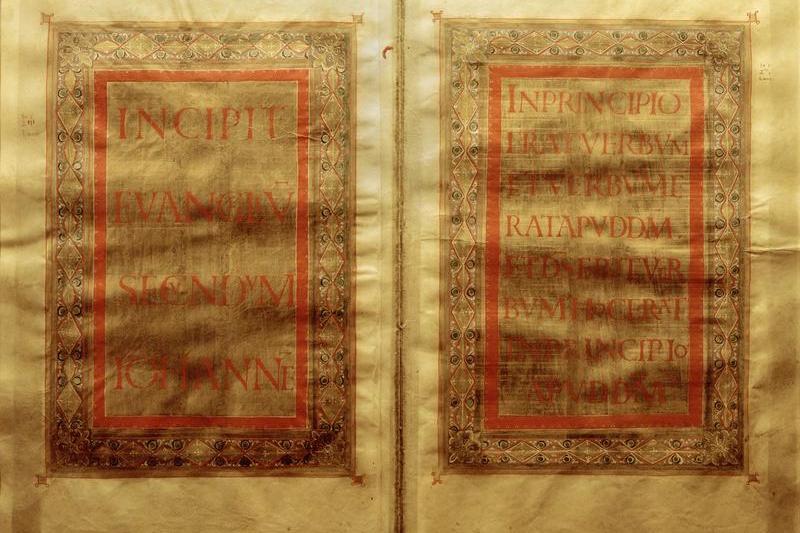 Codex Aureus, prezentat pentru prima dată în România. Manuscrisul medieval de seamă din patrimoniul nostro va fi expus publicului