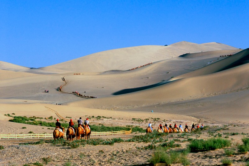 FOTO China finalizează după 46 de ani vasta „centură verde” din jurul Deșertului Taklamakan