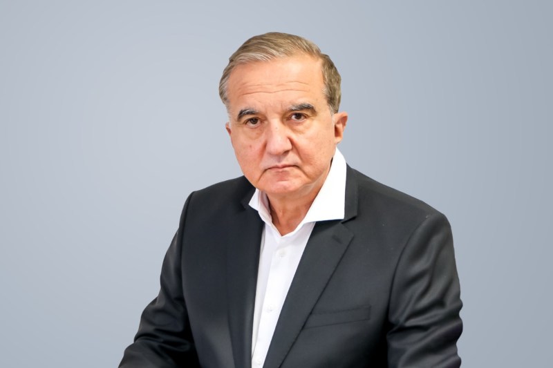 #medicii_experti Prof. dr. Tiberiu Bratu, chirurg plastician MedLife: „Moda sânilor mici este în trending, dar noi nu ne lăsăm influențați. Fiecare intervenție estetică se realizează doar dacă este necesară”