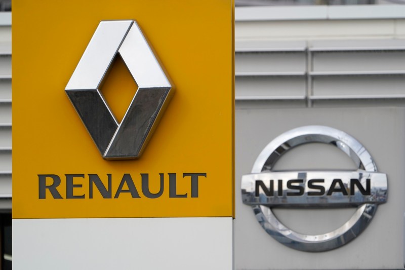 Nissan în căutarea unor investitori care să preia rolul Renault în acționariat