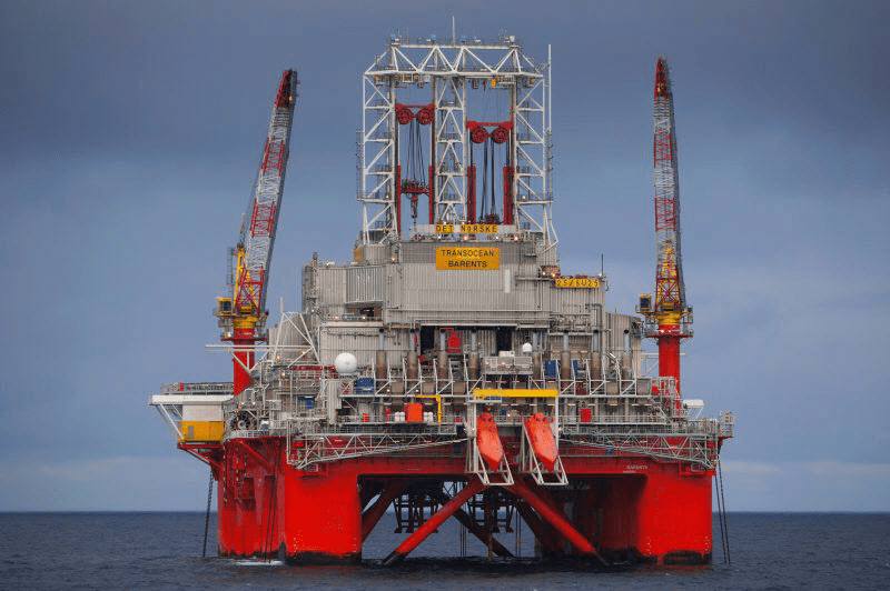 Proiectul Neptun Deep pentru exploatarea gazelor din Marea Neagră: Unitatea de foraj semi-submersibilă a ajuns la Constanţa