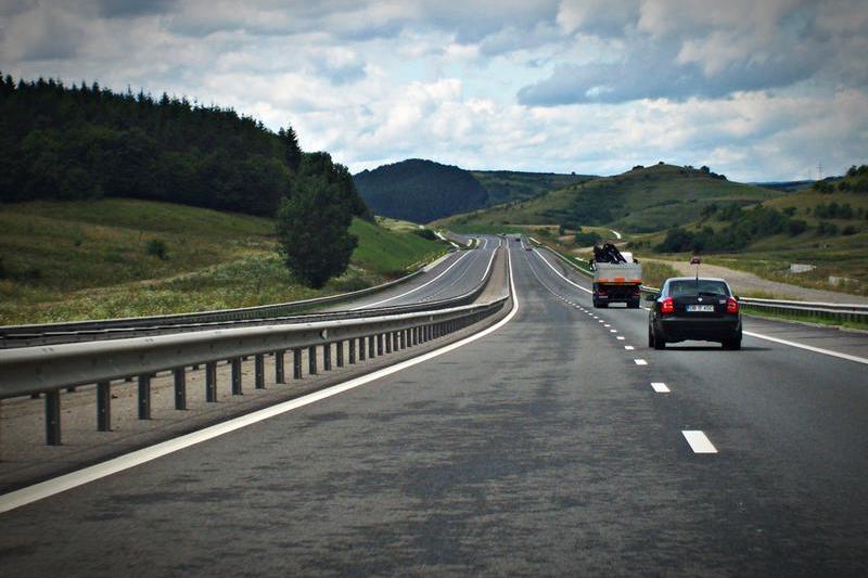 Autostrada „Unirii”, tronsonul montan al doilea: Cinci companii au depus oferte la licitație din România, Ucraina și Turcia