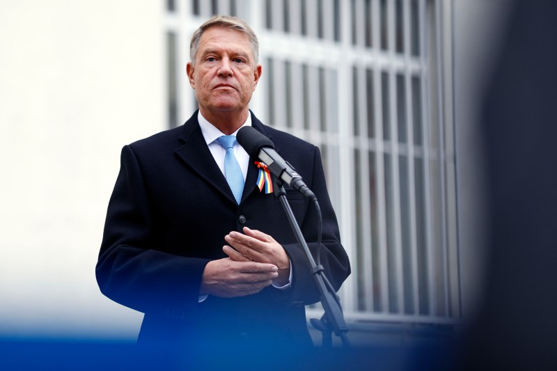 „Concluzie. Rămân în funcție”. Iohannis a anunțat extinderea mandatului său, sugerând că a interpretat Constituția într-un mod personal / Rolul Statelor Unite