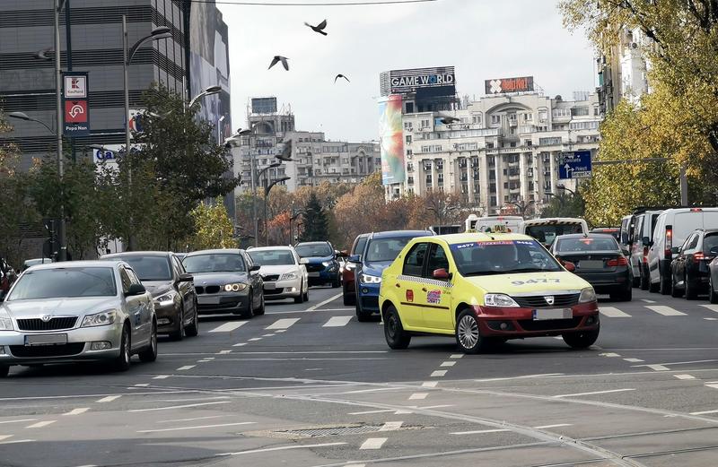 Taxa anuală de 540 de lei pentru bucureștenii din Sectorul 4 cu mașină, fără loc de parcare—aprobarea de către Consiliul Local și contestarea acesteia în instanță