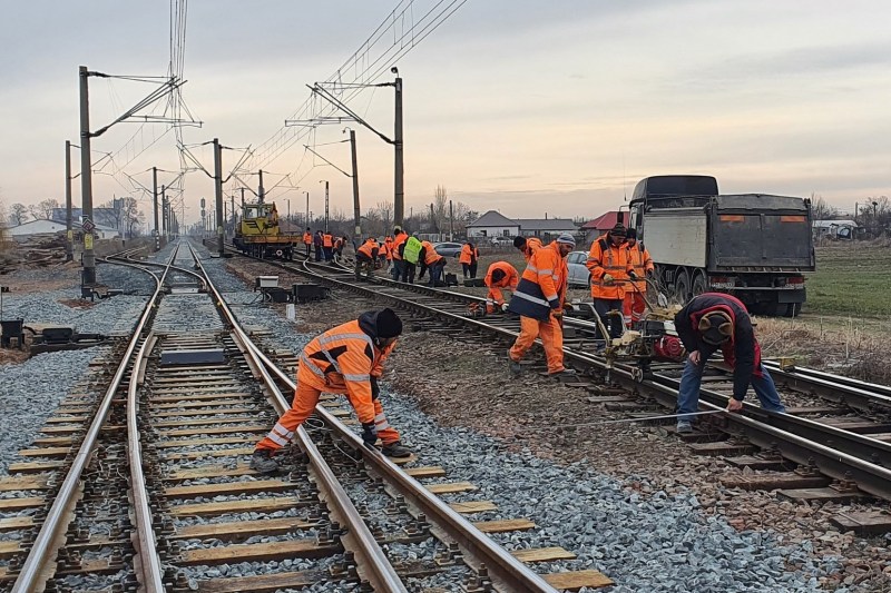 Trenurile reiau circulația între Sibiu și Copșa Mică, după finalizarea lucrărilor de reparații cu întârziere