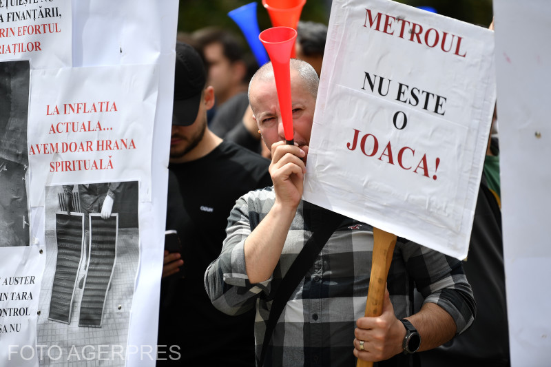 Angajații metroului planifică un protest în stradă