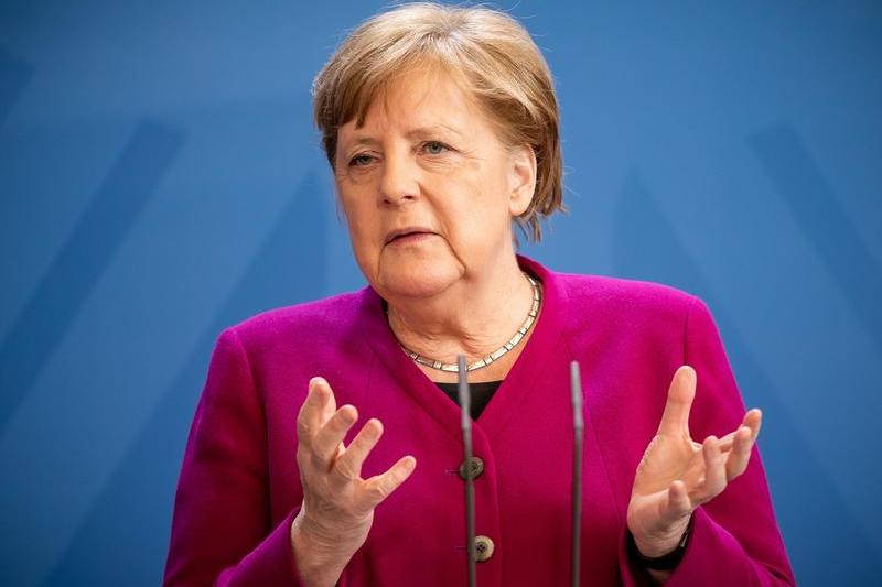 Angela Merkel intervine rar, criticându-l pe Friedrich Merz pentru legăturile cu extrema dreaptă