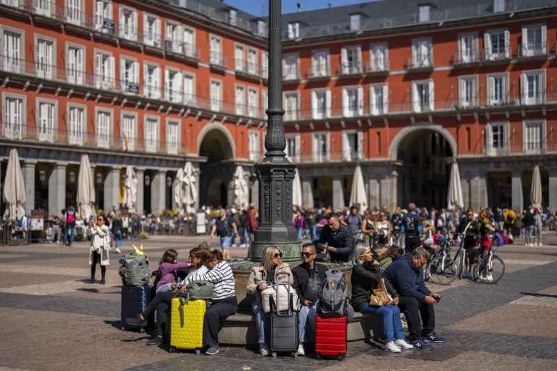 Economia Spaniei depășește performanțele sumbre din zona euro, înregistrând o creștere neașteptată, susținută de turism și imigrație