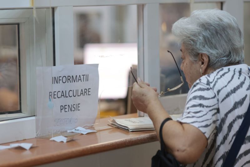 Guvernul va aproba sâmbătă bugetul pe 2025, promițând ajutoare de 2 miliarde de lei pentru pensionarii cu venituri reduse