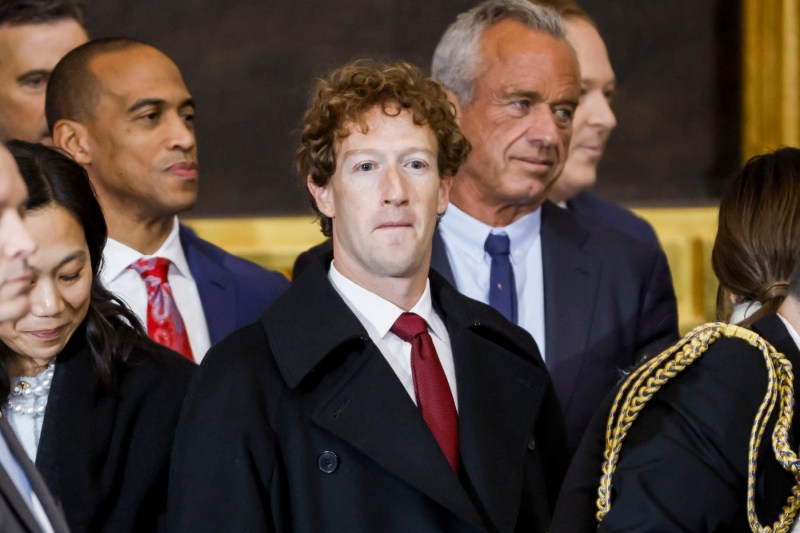 Meta explică modul în care utilizatori care nu au interacționat cu Trump au început să îl urmărească pe Facebook și Instagram
