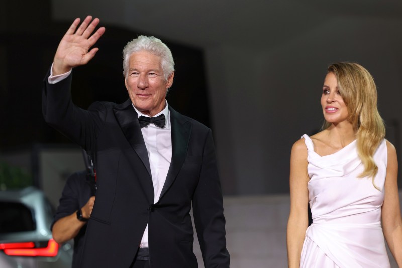 Richard Gere se declară mai fericit ca niciodată după mutarea în Europa pentru soția sa