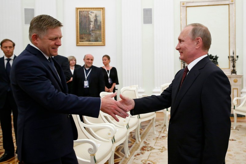 Robert Fico anunță promisiunea lui Putin de a asigura livrările de gaz pentru Slovacia