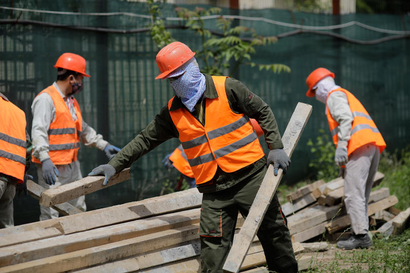 Scăderea natalității va afecta standardele de viață, conform unui raport McKinsey. Muncitorii germani vor avea nevoie de 5,2 ore suplimentare de muncă pe săptămână pentru a menține nivelul de trai. Situația din România