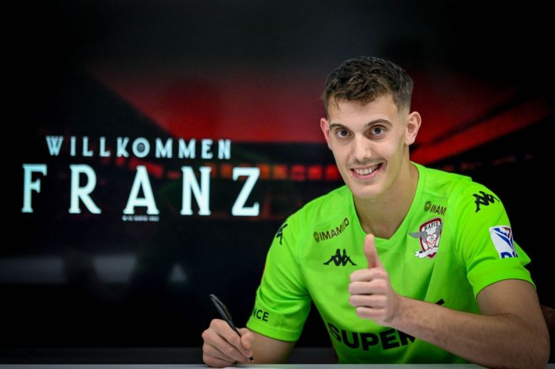 SuperLiga: Portarul austriac Franz Stolz, prezentat oficial la Rapid: „Este o oportunitate excelentă pentru mine”