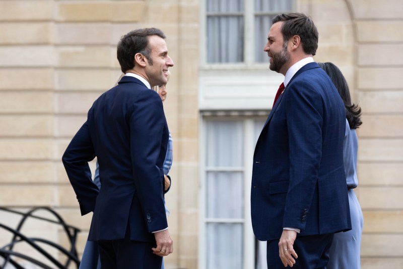 VIDEO Emmanuel Macron comentează anularea alegerilor prezidențiale din România: „Decizia nu m-a surprins” / Ce reacție are la criticile lui JD Vance