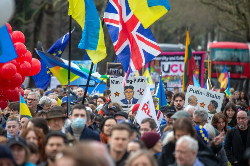 VIDEO Protest la Londra în sprijinul Ucrainei: „Nu putem ignora războiul din cauza dorințelor lui Trump de pace”