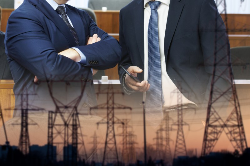 Aproape 40 de directori din sectorul energetic vor fi demişi