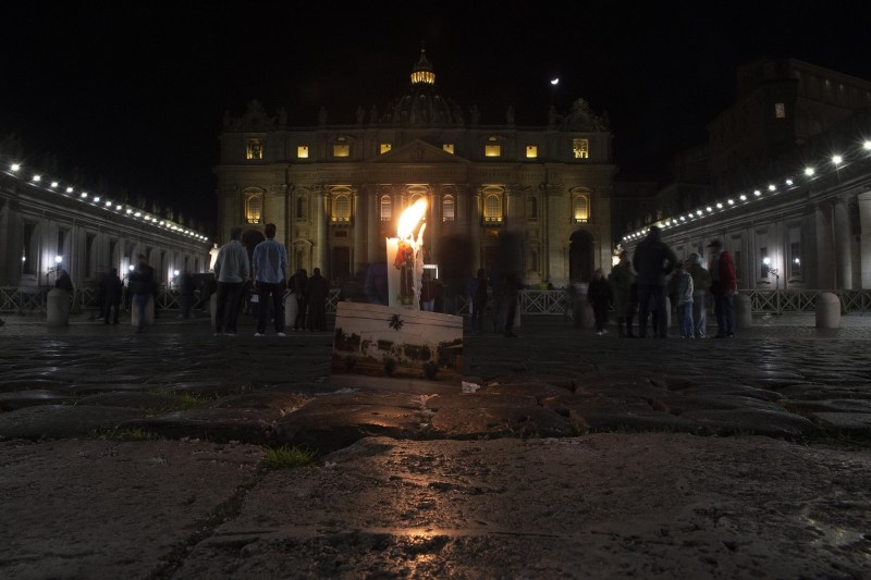 Cum va fi asigurat ajutorul respirator pentru Papa Francisc în timpul nopții. Ultimele informații de la Vatican, în urma episoadelor recente de insuficiență respiratorie.