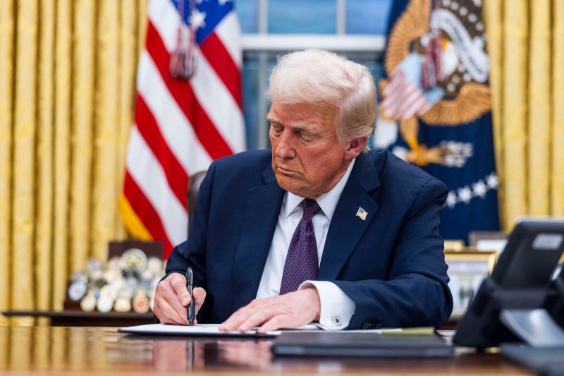 Donald Trump a semnat un decret care stabilește engleza ca limba oficială a Statelor Unite