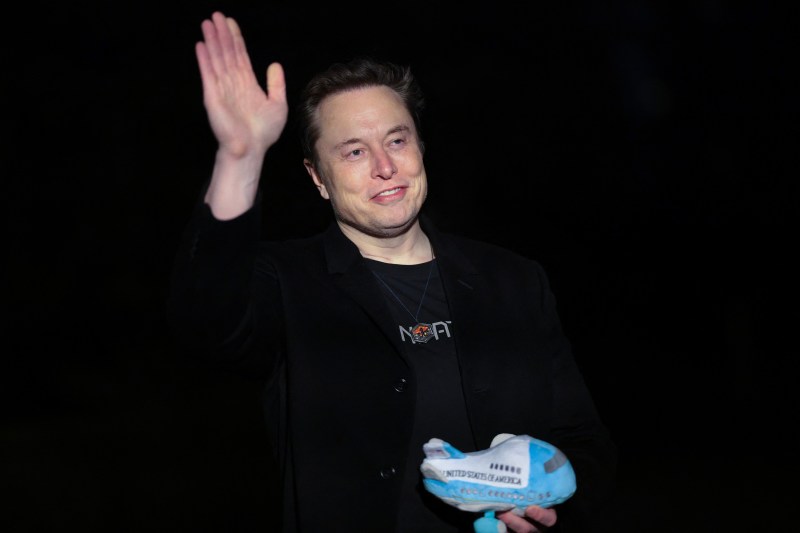 Elon Musk a devenit din nou tată, ajungând la 14 copii