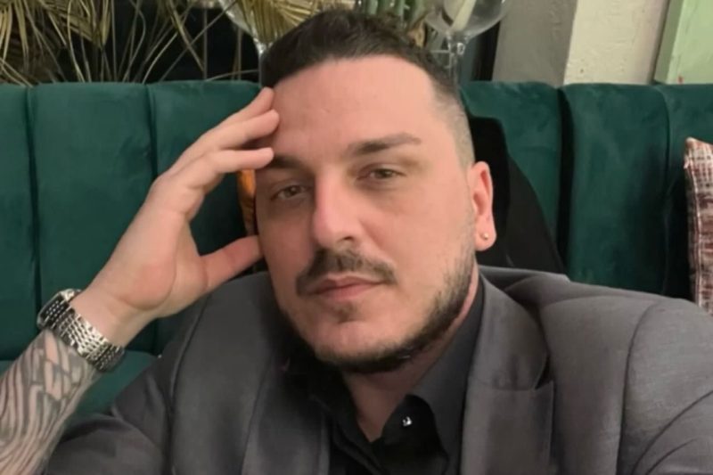 Influencerul Makaveli devine „curier personal” la Senat: „Consilier, curier, eu am aceeași autoritate” / Diana Șoșoacă, reacție tensionată către reporter: „Nu mai îndrăzniți să vă comportați cu mine ca bolșevicii”