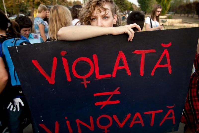 INTERVIU: „Puterea masculină poate manifesta forme alternative de expresie, decât prin dominație și subordonare”. Este ascensiunea extremismului de dreapta o amenințare pentru femei?