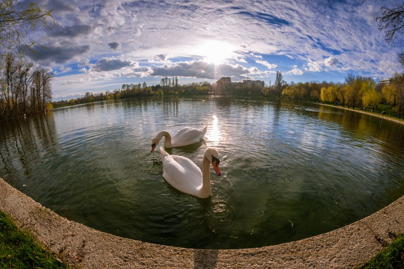 Temperaturile vor scădea rapid după o perioadă de vreme caldă, conform meteorologilor