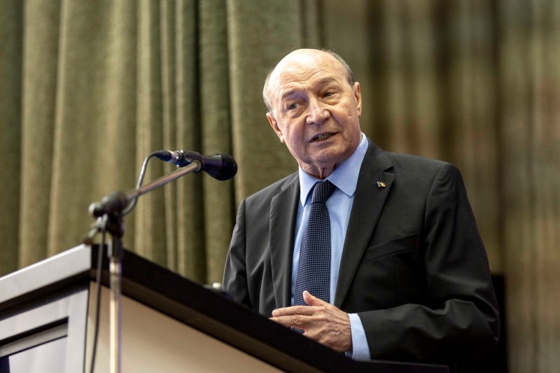 Traian Băsescu afirmă că trupele de menținere a păcii în Ucraina „se pot instala” și în România