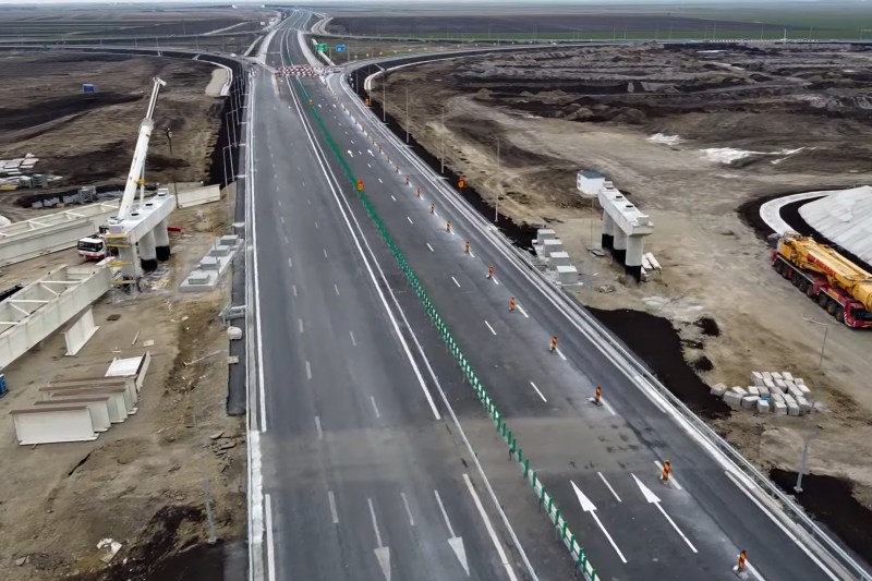 VIDEO Prognoza favorabilă pentru deschiderea viitoarelor loturi de pe Autostrada Moldovei: Când vor scăpa șoferii de aglomerația de pe DN2 și DN1B, în etape