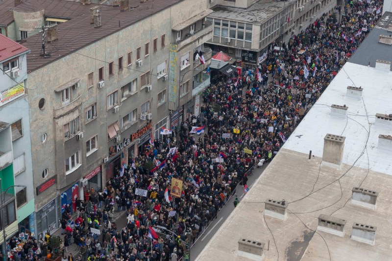 VIDEO Protest masiv în Serbia, marcând patru luni de la tragedia din Novi Sad