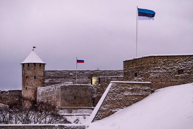 Estonia va construi o bază militară la granița cu Rusia, în contextul tensiunilor constante