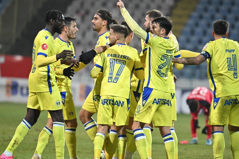 Superliga: FC Hermannstadt și Petrolul Ploiești termină meciul la egalitate 1-1, gazdele egalează în minutul 90+1