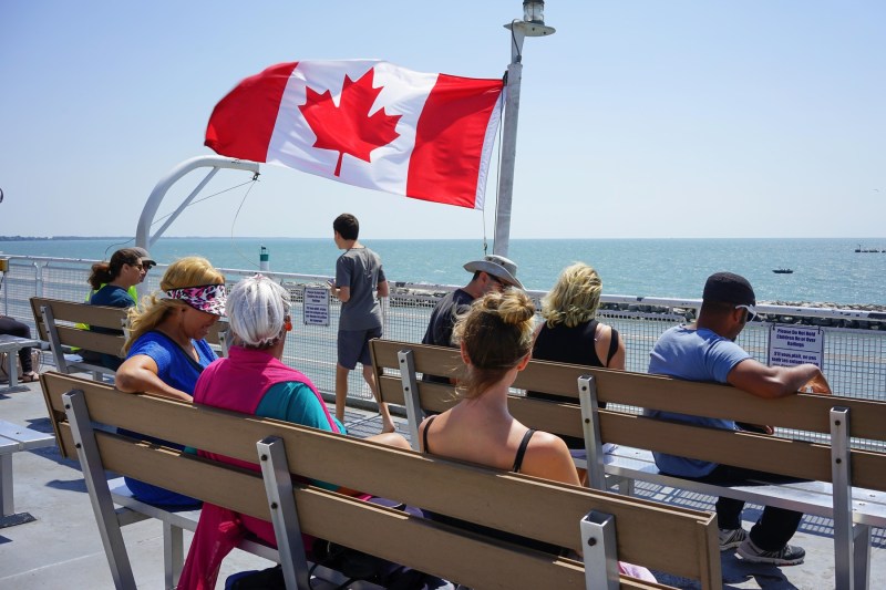 Un exod discret al canadienilor afectează statele însorite din SUA
