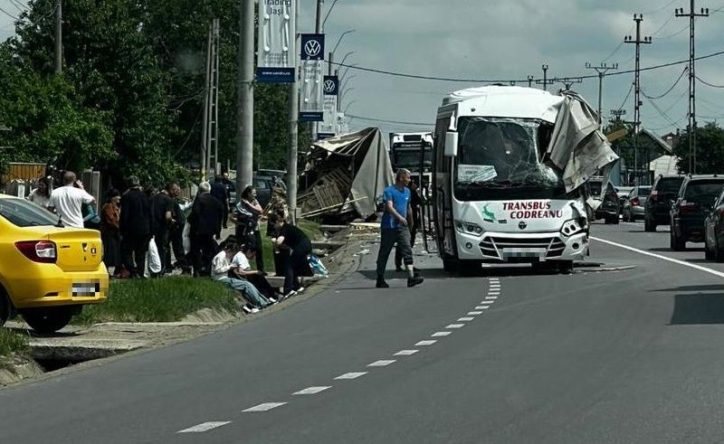 Accident grav între un autocamion și un autocar cu 20 de pasageri la Lețcani - Activarea Planului Roșu