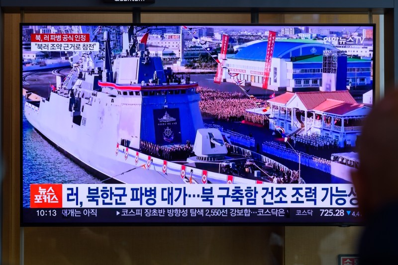Accident major în timpul lansării unei noi nave de război în Coreea de Nord. Kim Jong Un consideră un act inacceptabil
